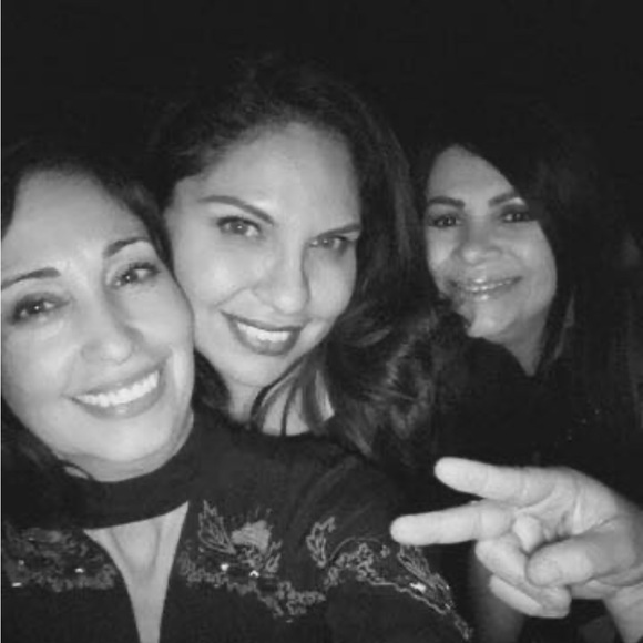 Welcome to my Closet - Picture 7 of 8